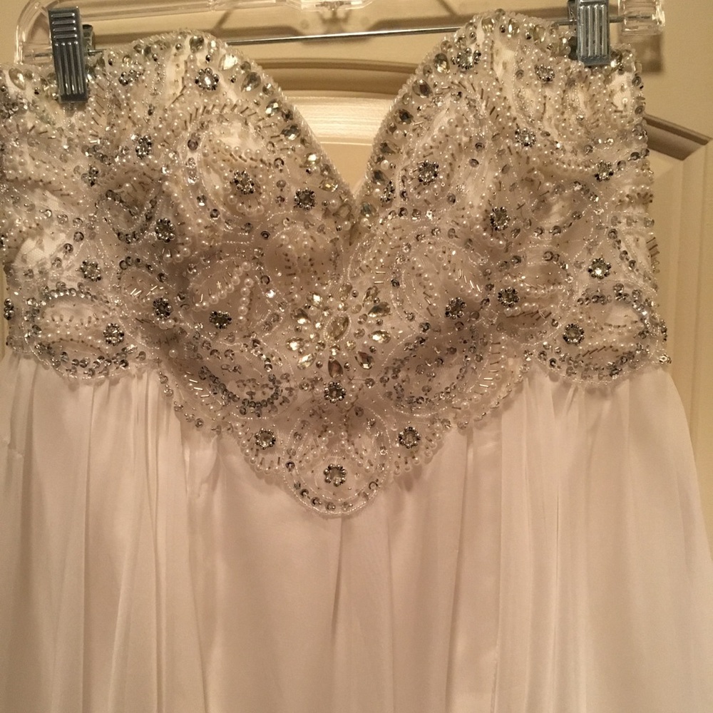 Prom/Pageant Gown - Picture 4 of 5